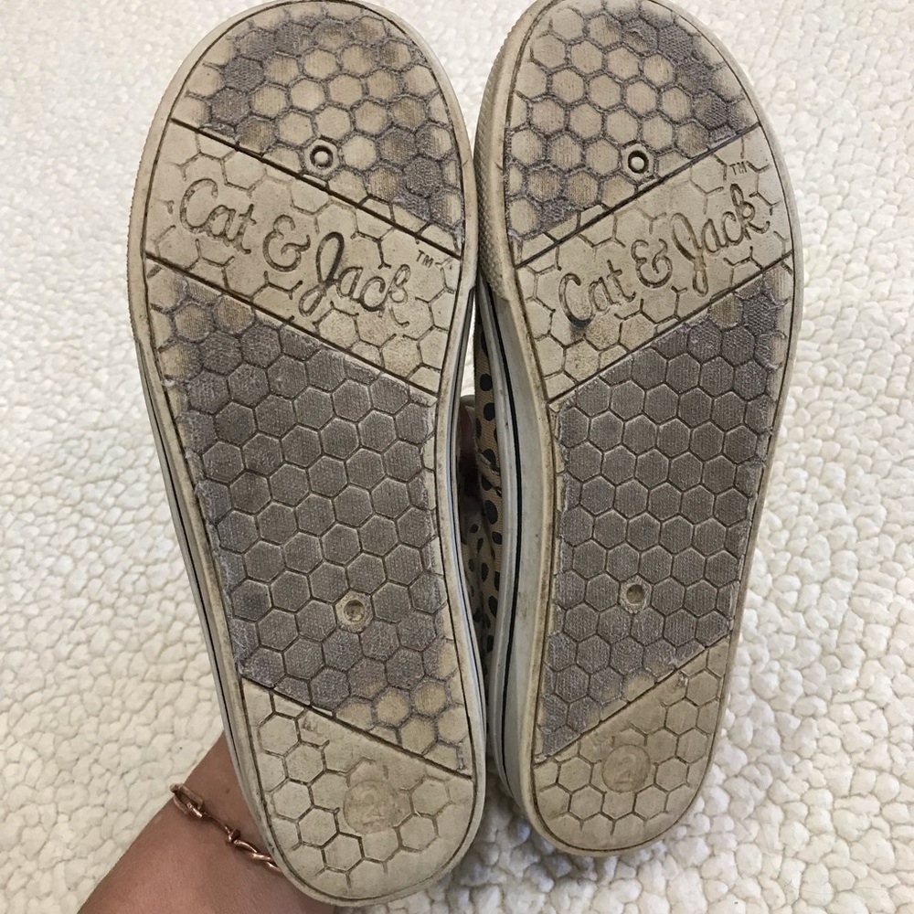 Girls Cat & Jack Slip On Brown w/ Dark Brown Spots Fashion Sneaker Shoes
Youth 2 - Picture 16 of 16